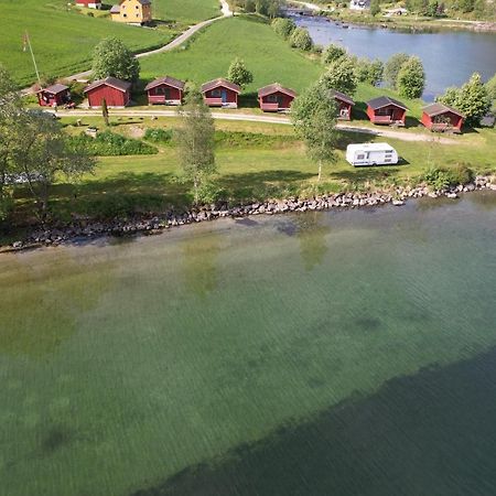 Hotel Loken Camping - Trivelig Og Idyllisk Ved Vannet Olden Exterior foto