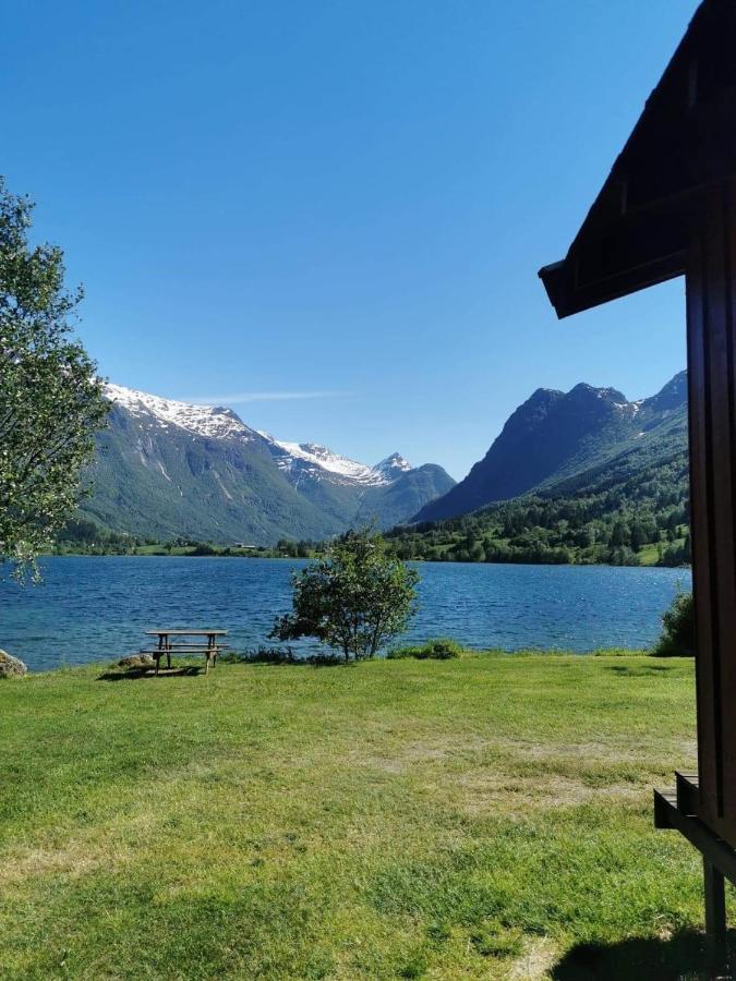 Hotel Loken Camping - Trivelig Og Idyllisk Ved Vannet Olden Exterior foto