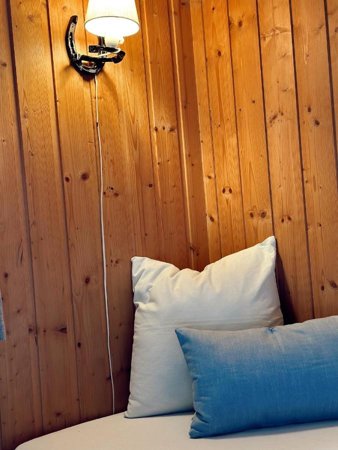 Hotel Loken Camping - Trivelig Og Idyllisk Ved Vannet Olden Exterior foto